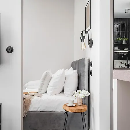 Ts New Town & Free Parking Apartmán *